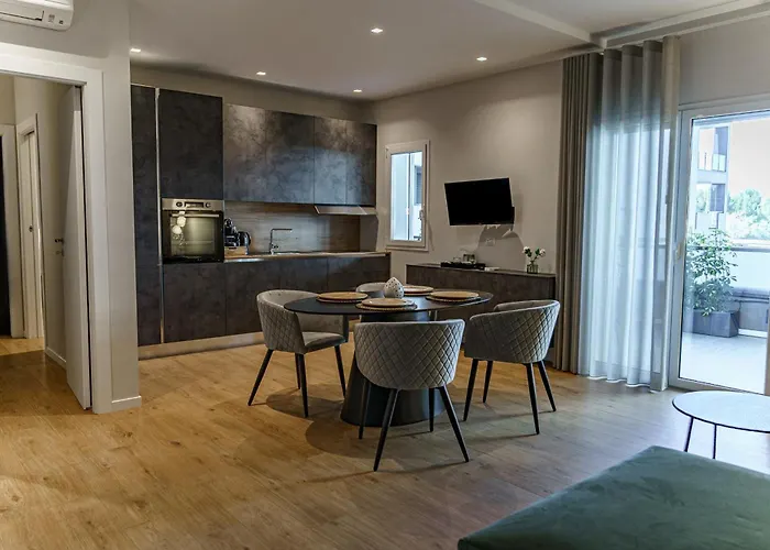 Mc Luxury With Free Parking In Poggiofranco Apartmán